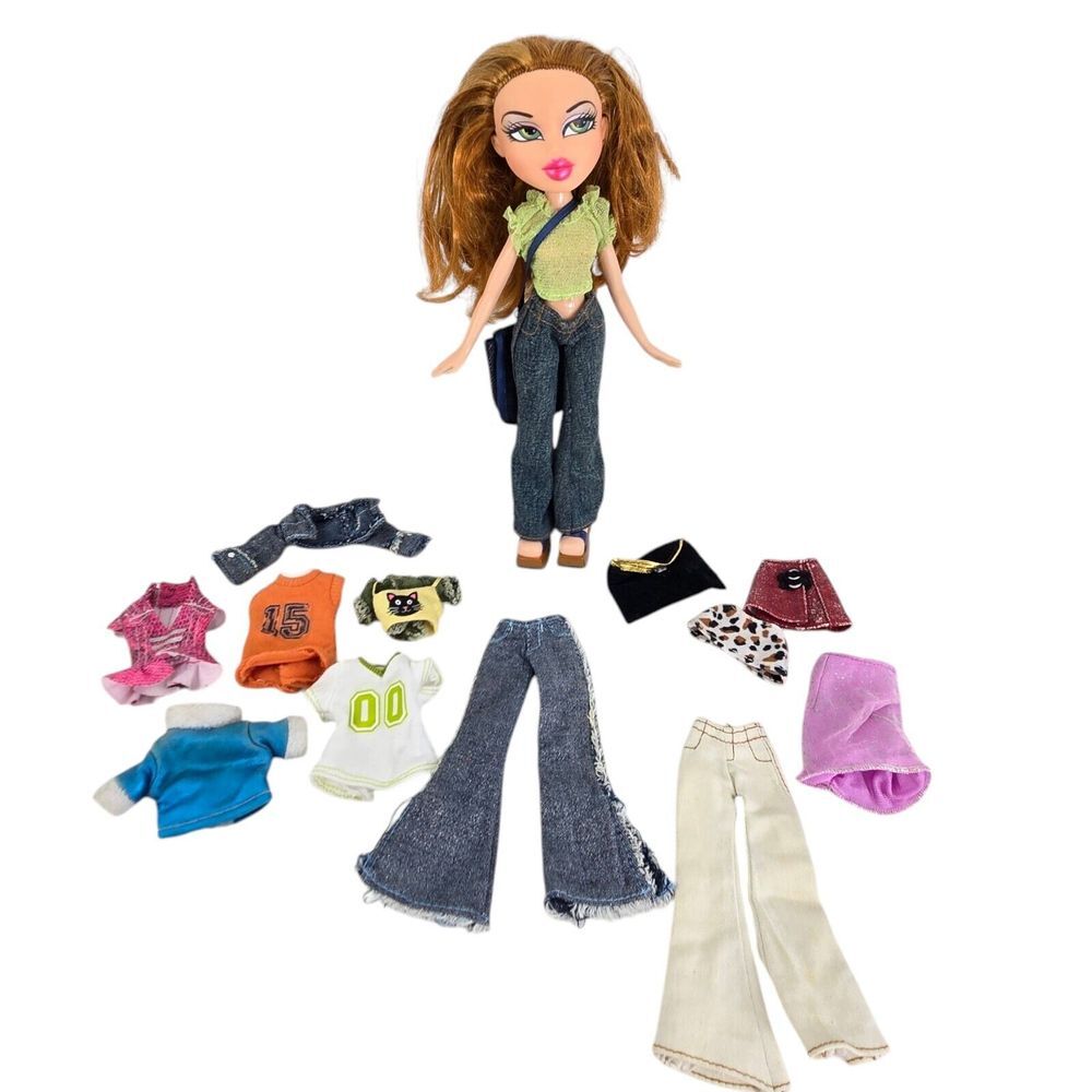 Vtg MGA Bratz Doll Meygan Red Hair Green Eyes 2001 Lot‎ Of 15 Purse Clothes Bag